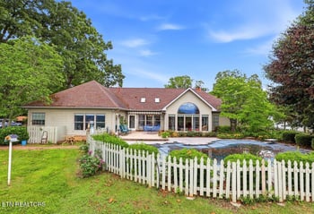 913 Eagle Nest Rd, Kodak, TN 37764