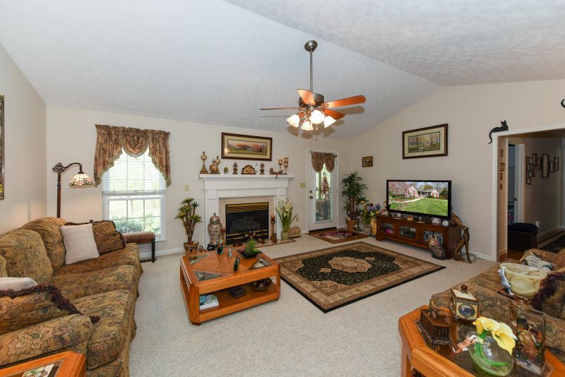 913 Meadow Oaks Dr, Maryville, TN 37803