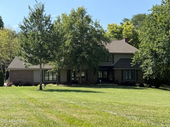 913 N Briarcliff Cir, Maryville, TN 37803