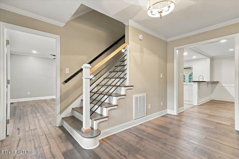 913 N Briarcliff Cir, Maryville, TN 37803