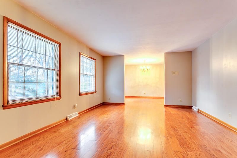 913 Riverbend Rd, Clinton, TN 37716