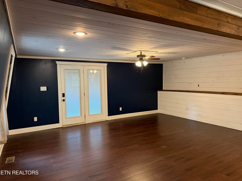 913 Topside Rd, Sevierville, TN 37862
