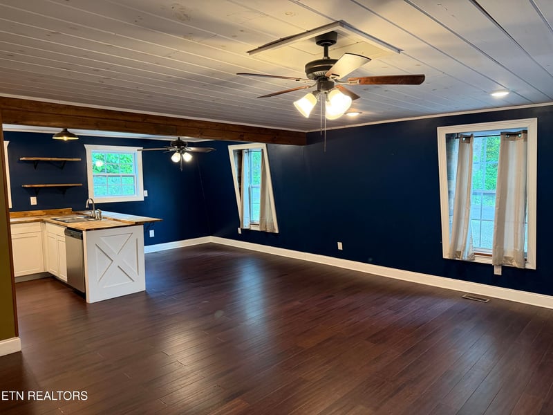 913 Topside Rd, Sevierville, TN 37862