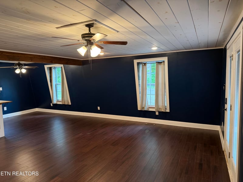 913 Topside Rd, Sevierville, TN 37862