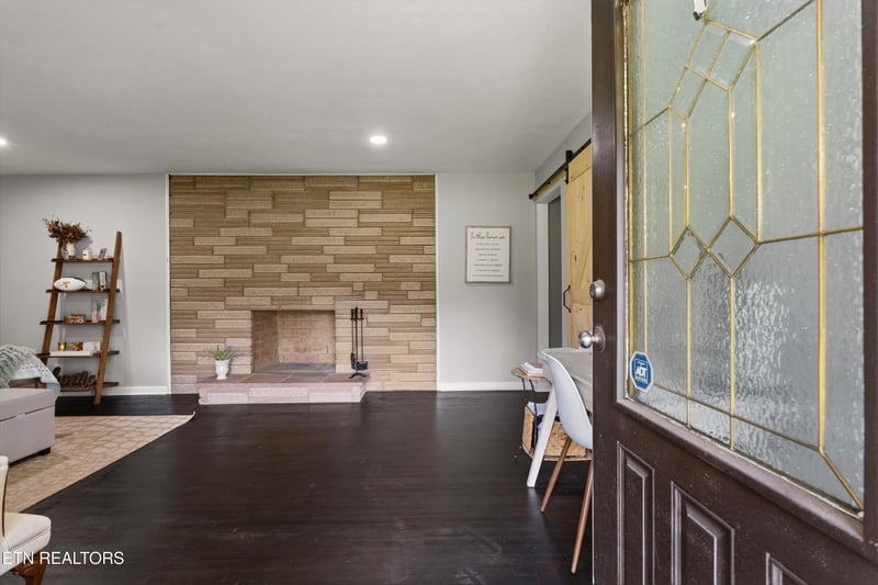 913 W Beaver Creek Dr, Powell, TN 37849