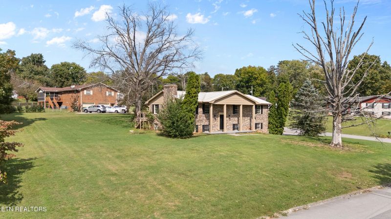 913 Windemere Cir, Maryville, TN 37804