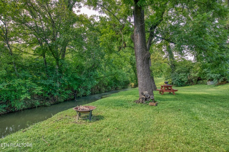 9131 Strawberry Plains Pike, Knoxville, TN 37924