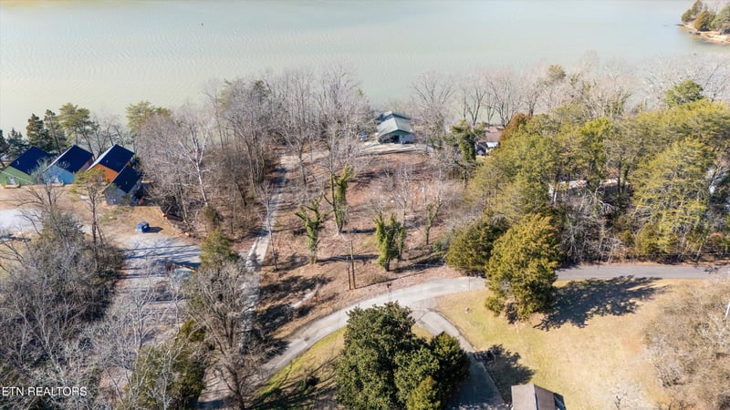 9136 Solway Ferry Rd, Oak Ridge, TN 37830