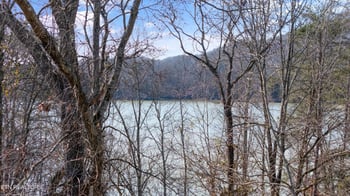 9136 Solway Ferry Rd, Oak Ridge, TN 37830