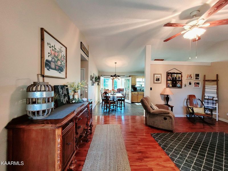 914 Amy St, Seymour, TN 37865