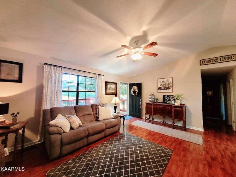 914 Amy St, Seymour, TN 37865
