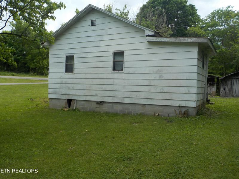 914 Bluff Rd, Rutledge, TN 37861