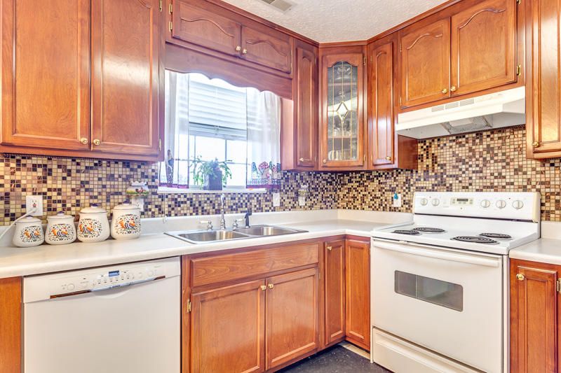 914 Eagle View Dr, Kodak, TN 37764