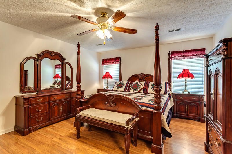 914 Eagle View Dr, Kodak, TN 37764