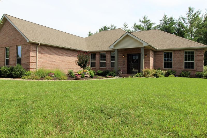 914 Southwick Dr, Alcoa, TN 37701