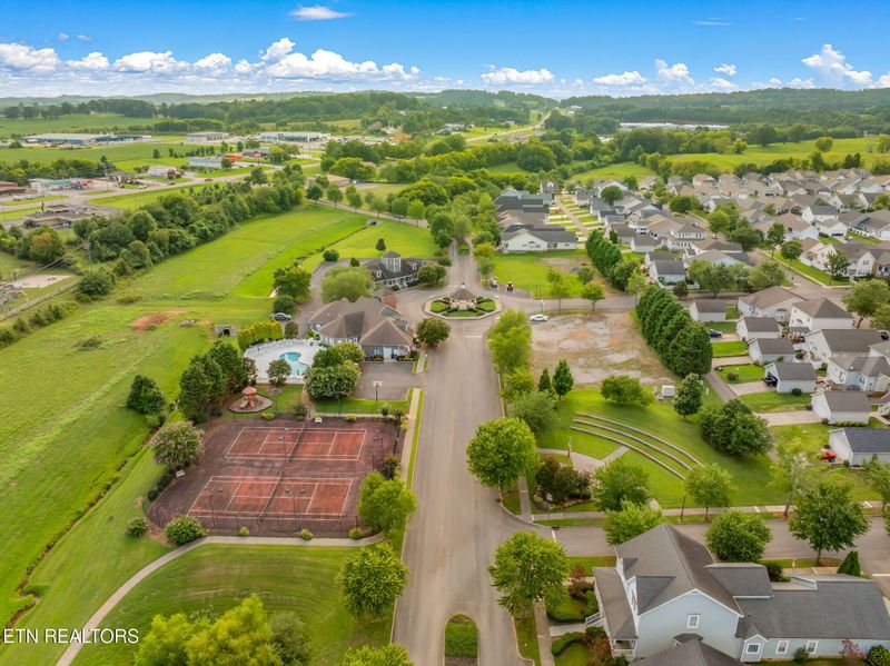 914 Stratford Ave, Sweetwater, TN 37874