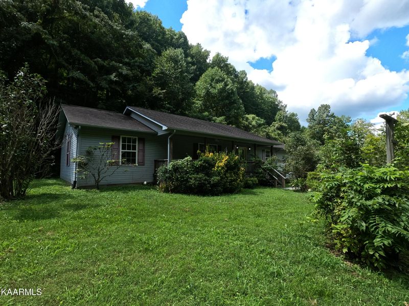 914 Wears Valley Rd, Townsend, TN 37882