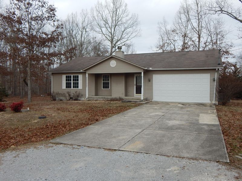 9145 Hondo Dr, Crossville, TN 38572