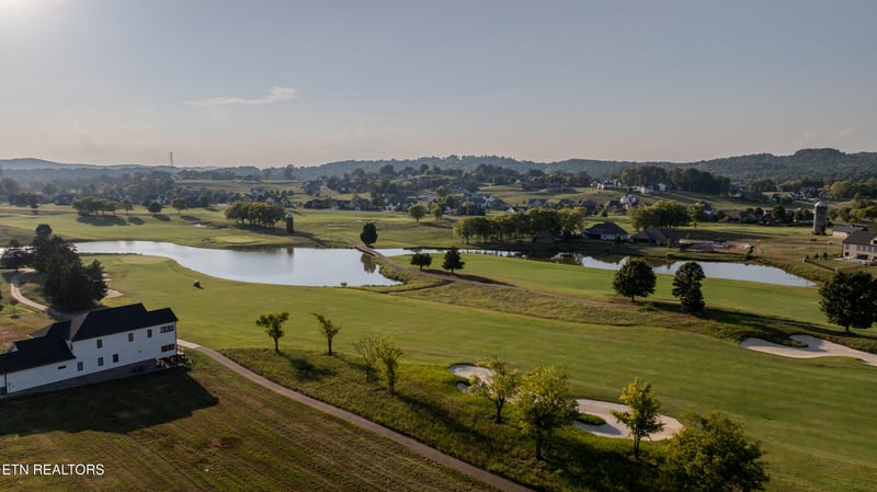 915 Black Bear Cir, Loudon, TN 37774