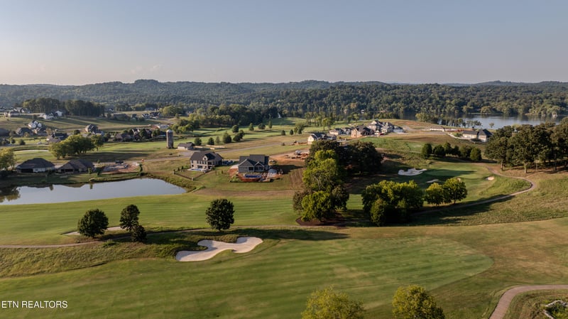 915 Black Bear Cir, Loudon, TN 37774