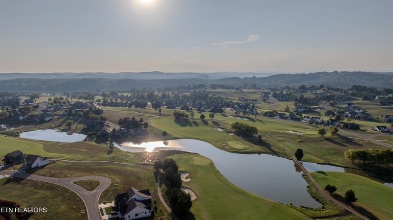 915 Black Bear Cir, Loudon, TN 37774