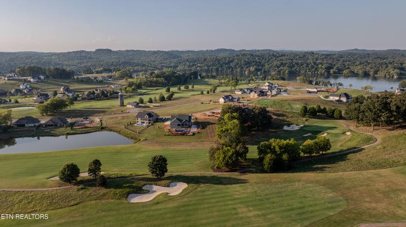 915 Black Bear Cir, Loudon, TN 37774