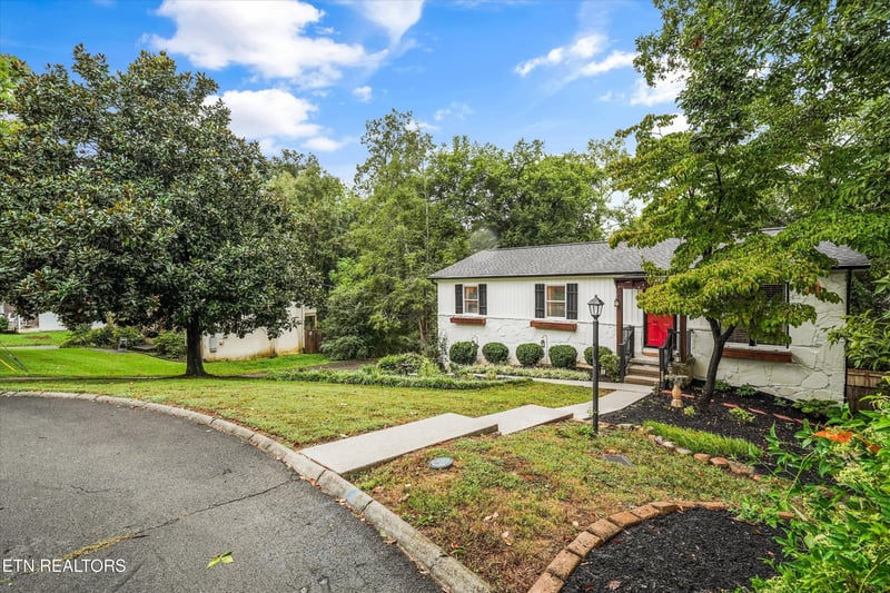 915 Danville Cir, Knoxville, TN 37923