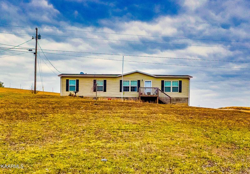 915 Howell River Rd, Rutledge, TN 37861