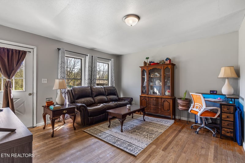 915 Latham St, Etowah, TN 37331