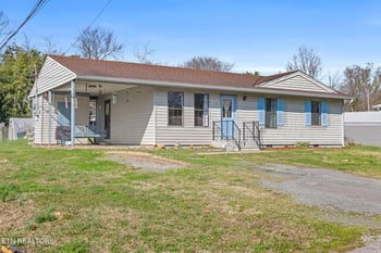 915 Latham St, Etowah, TN 37331
