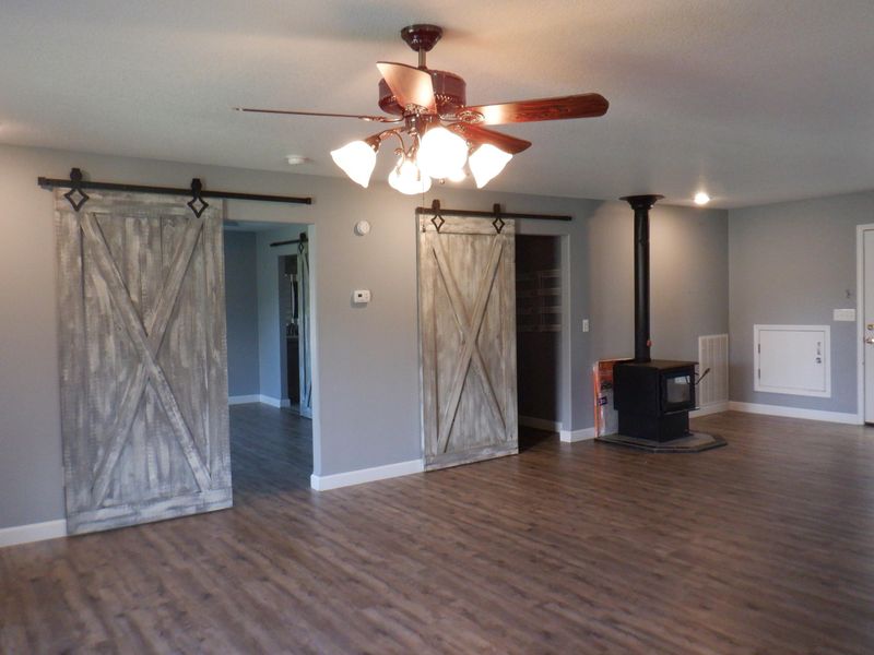 915 Meister Hills Rd, Deer Lodge, TN 37726