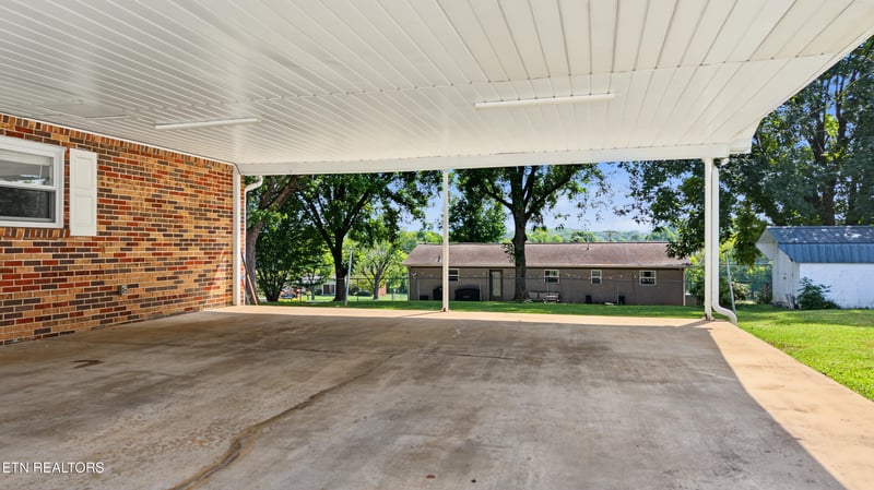 915 Panorama Dr, Maryville, TN 37801