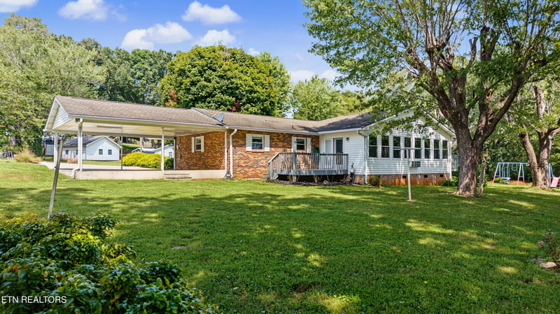915 Panorama Dr, Maryville, TN 37801