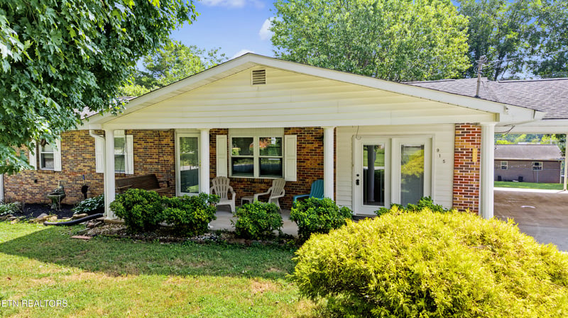 915 Panorama Dr, Maryville, TN 37801
