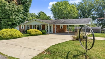 915 Panorama Dr, Maryville, TN 37801