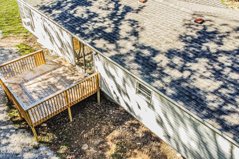915 S Massachusetts Ave, Lafollette, TN 37766