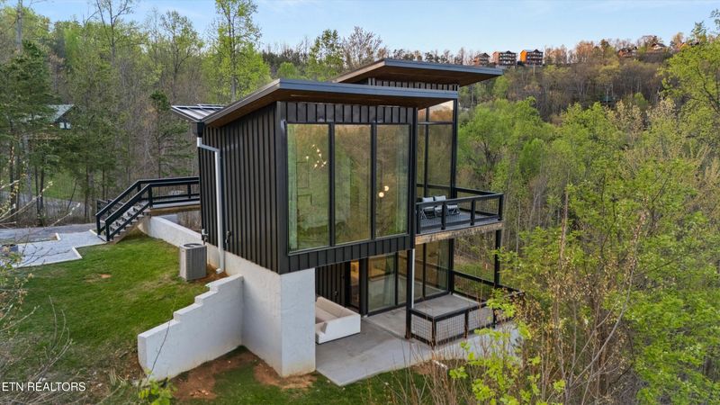915 Smoky Ct, Gatlinburg, TN 37738