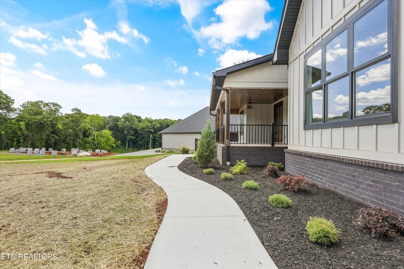 915 Sophie Dr, Greenback, TN 37742