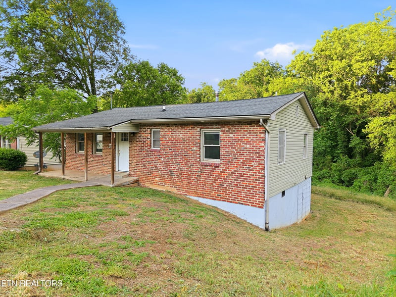 916 Graves St, Knoxville, TN 37915