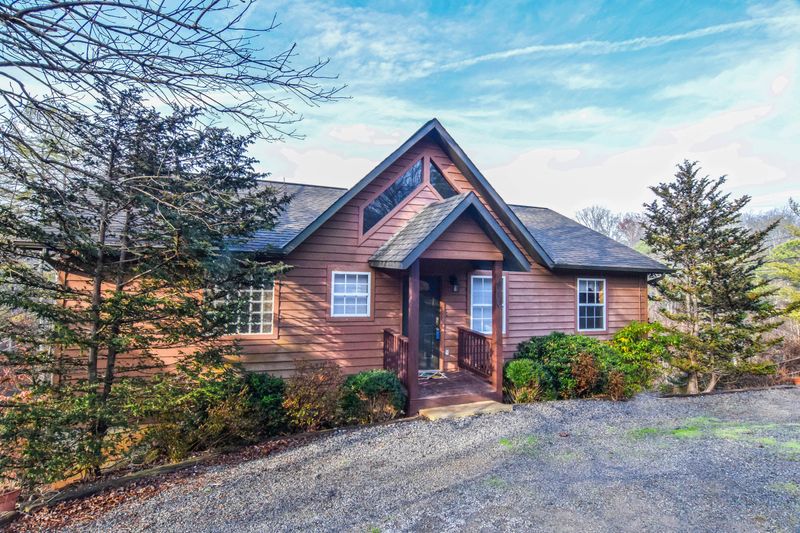 916 Hide A Way Hills Cir, Sevierville, TN 37876