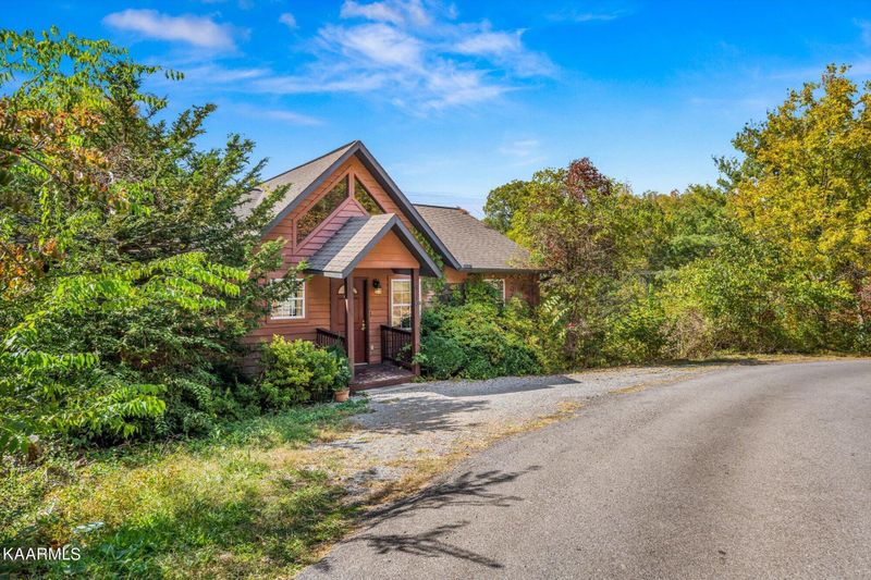 916 Hideaway Hills Cir, Pigeon Forge, TN 37862