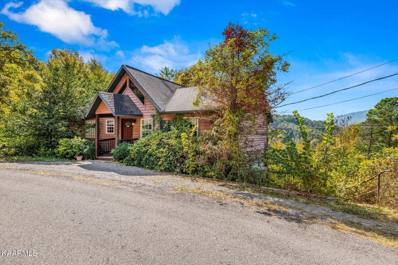916 Hideaway Hills Cir, Pigeon Forge, TN 37862