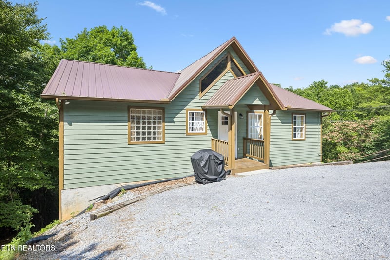 916 Hideaway Hills Cir, Sevierville, TN 37862
