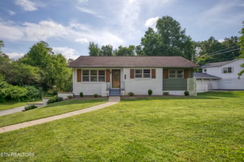 916 Mallory Rd, Knoxville, TN 37919