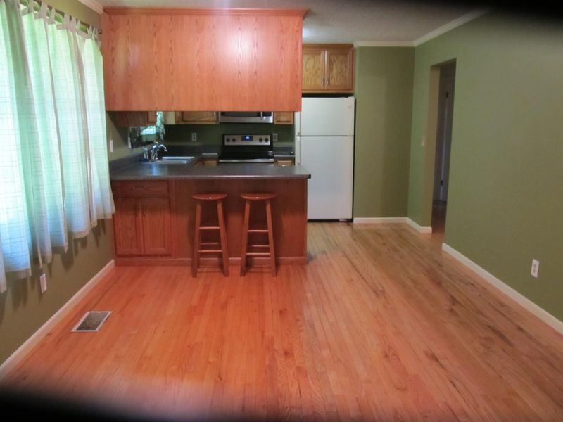 916 Maynard Rd, Crossville, TN 38571