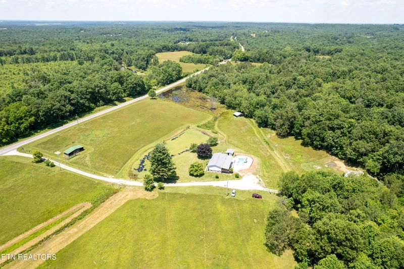916 Old Deer Lodge Pike, Deer Lodge, TN 37726