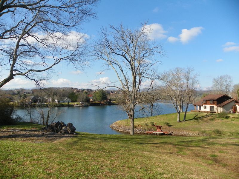 916 Ridgeview Dr, Clinton, TN 37716