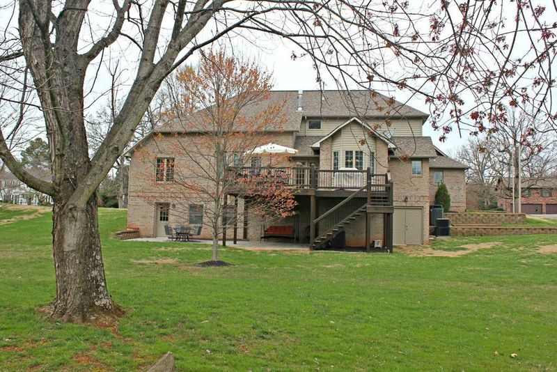 916 S Briarcliff Cir, Maryville, TN 37803