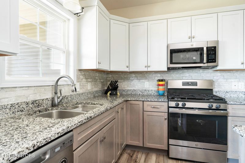 916 Sentry Ridge View Dr, Seymour, TN 37865