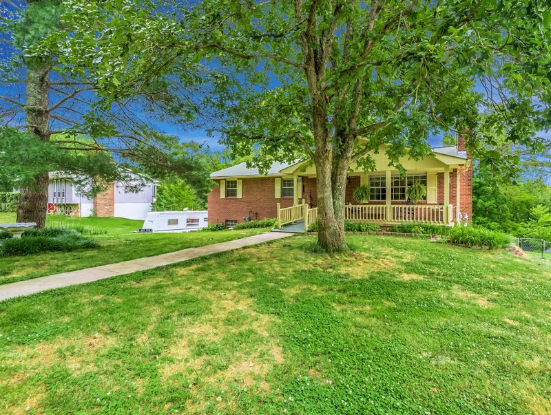 917 Chris Haven Drive North, Seymour, TN 37865